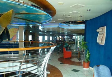 grimaldi_lines_ikarus_palace_bar_area
