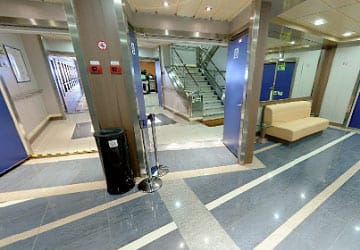 grimaldi_lines_sorrento_lobby_entrance